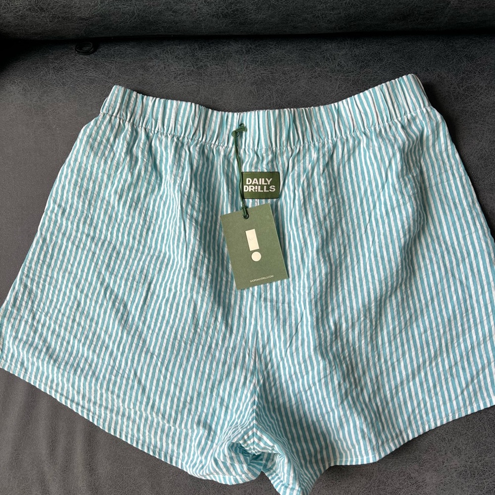 Daily Drills seersucker resort shorts!!